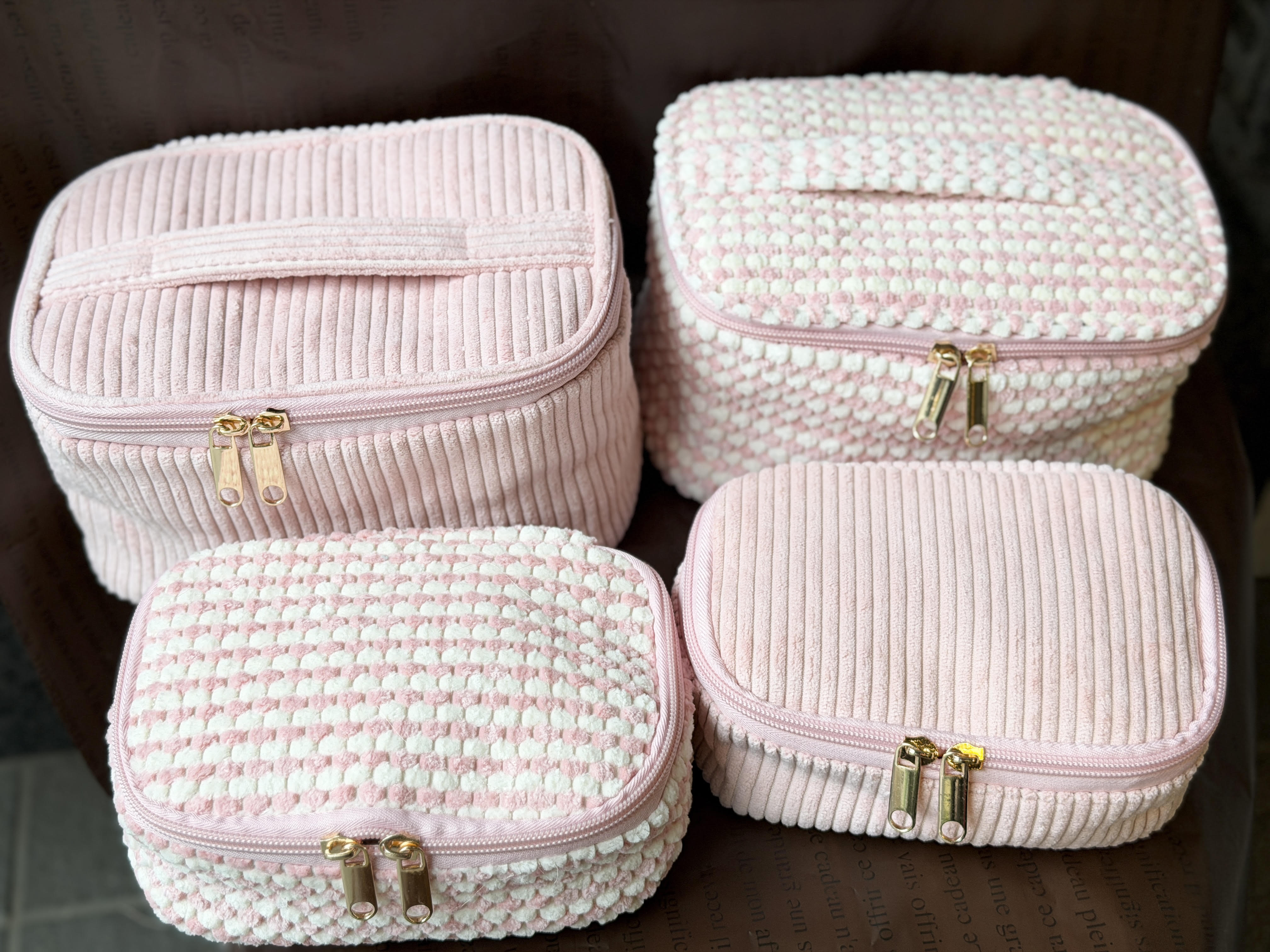 母の日2026 アレンジの器 ベルベット調のコスメポーチ／バニティポーチ